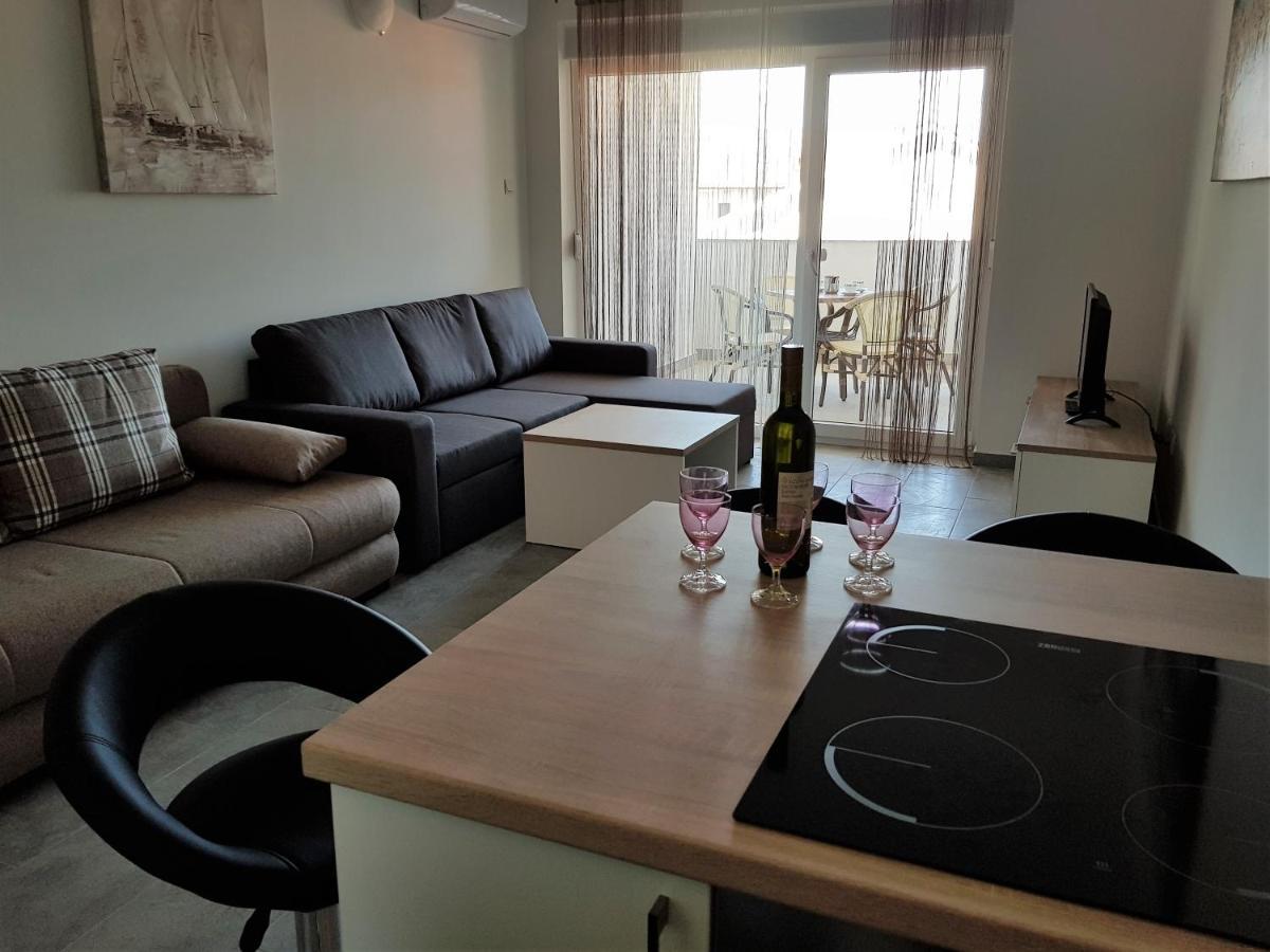 Summer Holiday Apartments Novalja Phòng bức ảnh